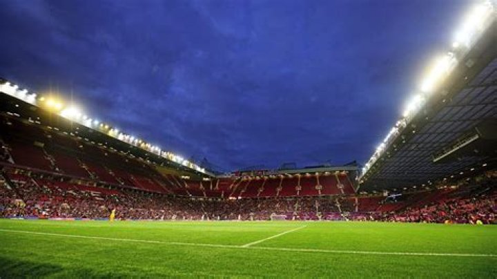 Are the glazers billionaires?