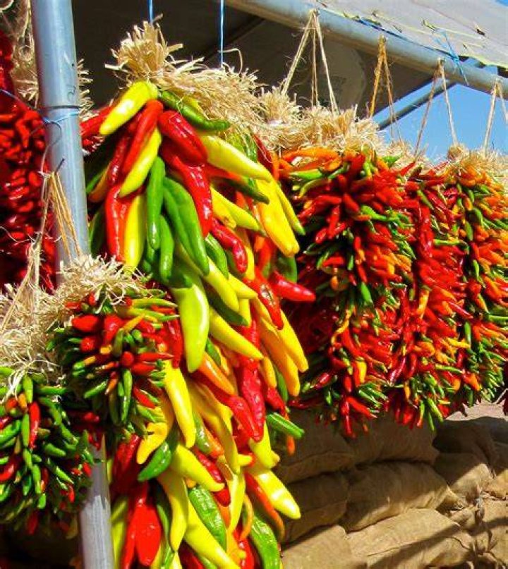 Do green chillies turn red?