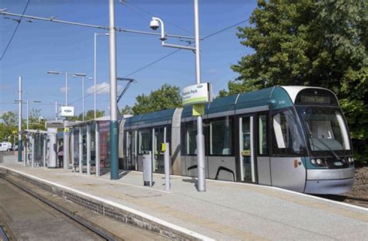 Do you have to tap off on trams?