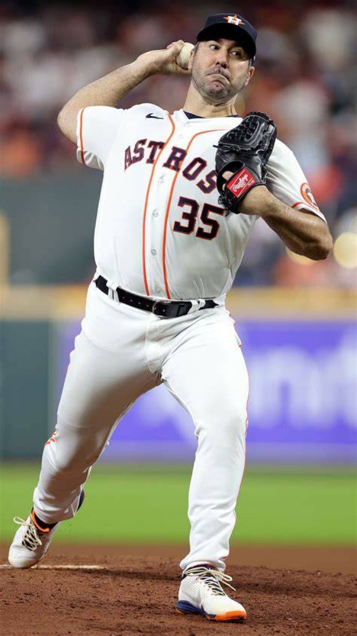 How tall is verlander?