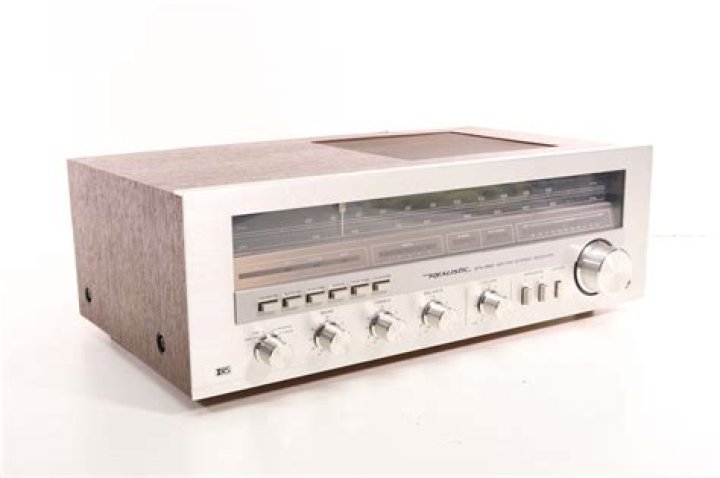 Who made realistic stereo receivers?